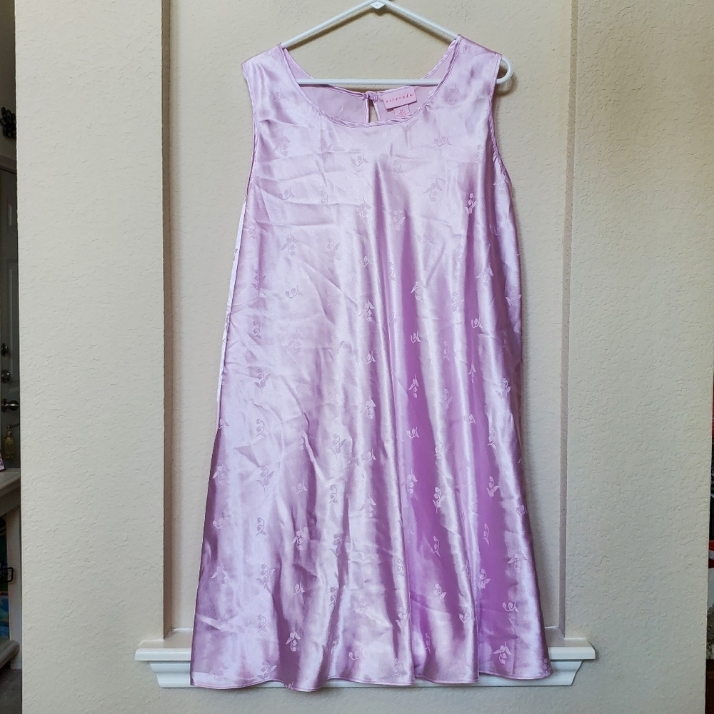 Serenade Short Plus Size Nightgown.   Size 2x  22/24
